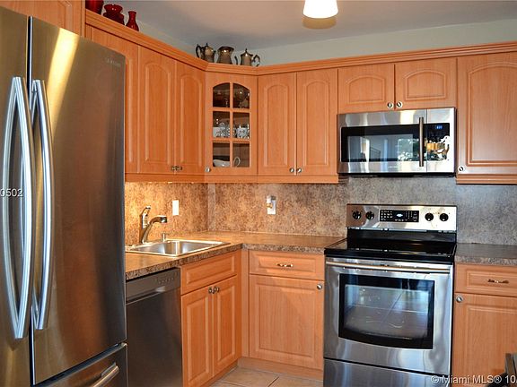 3rd image of 1200 NE Miami Gardens Dr APT 419W