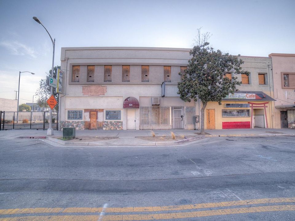 2nd image of 927 F St