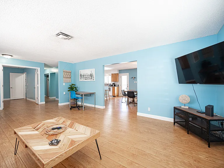1313 Hillside Pl — Photo 6