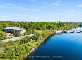 40 Auburn St #304, Peterborough, ON K9H 2G2