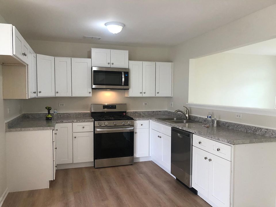 1st image of 838 Symphony Dr