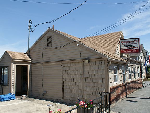 3rd image of 125 Lynnfield St