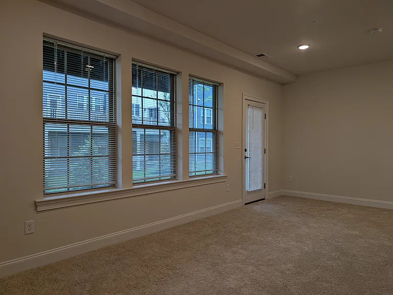 35 Dahlia Dr — Photo 21