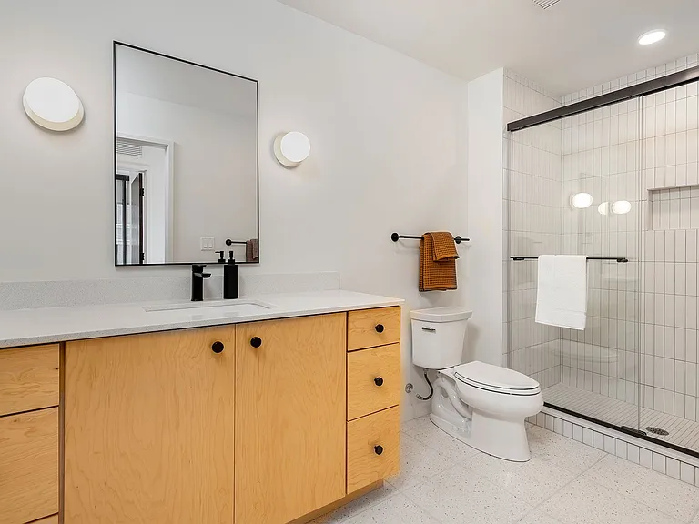 Mercantile Apartments — Photo 45