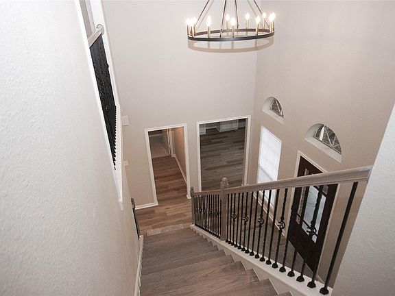 4th image of 4007 Roaring Rapids Dr