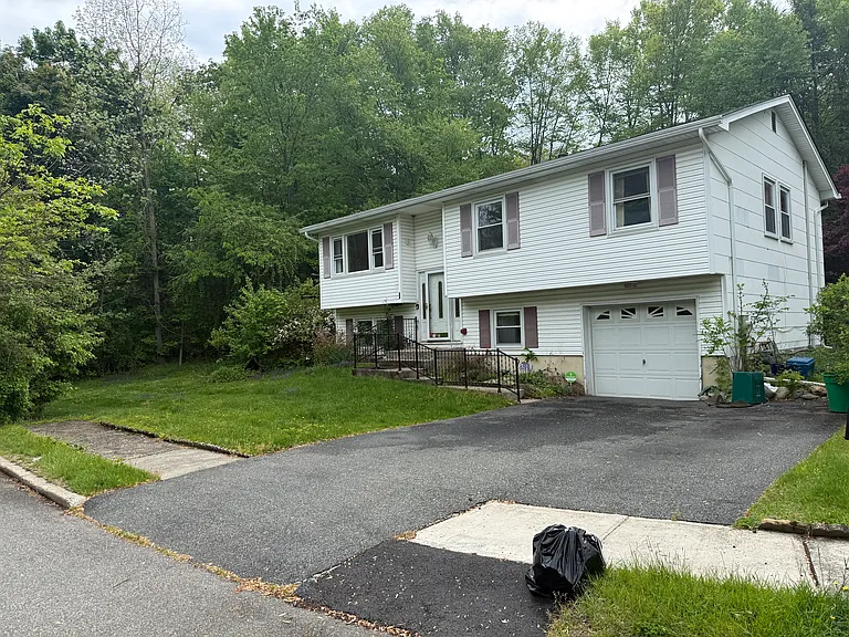 82 Lincoln St — Photo 20