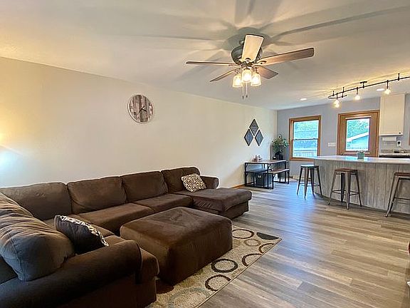 4th image of 255 W Center St
