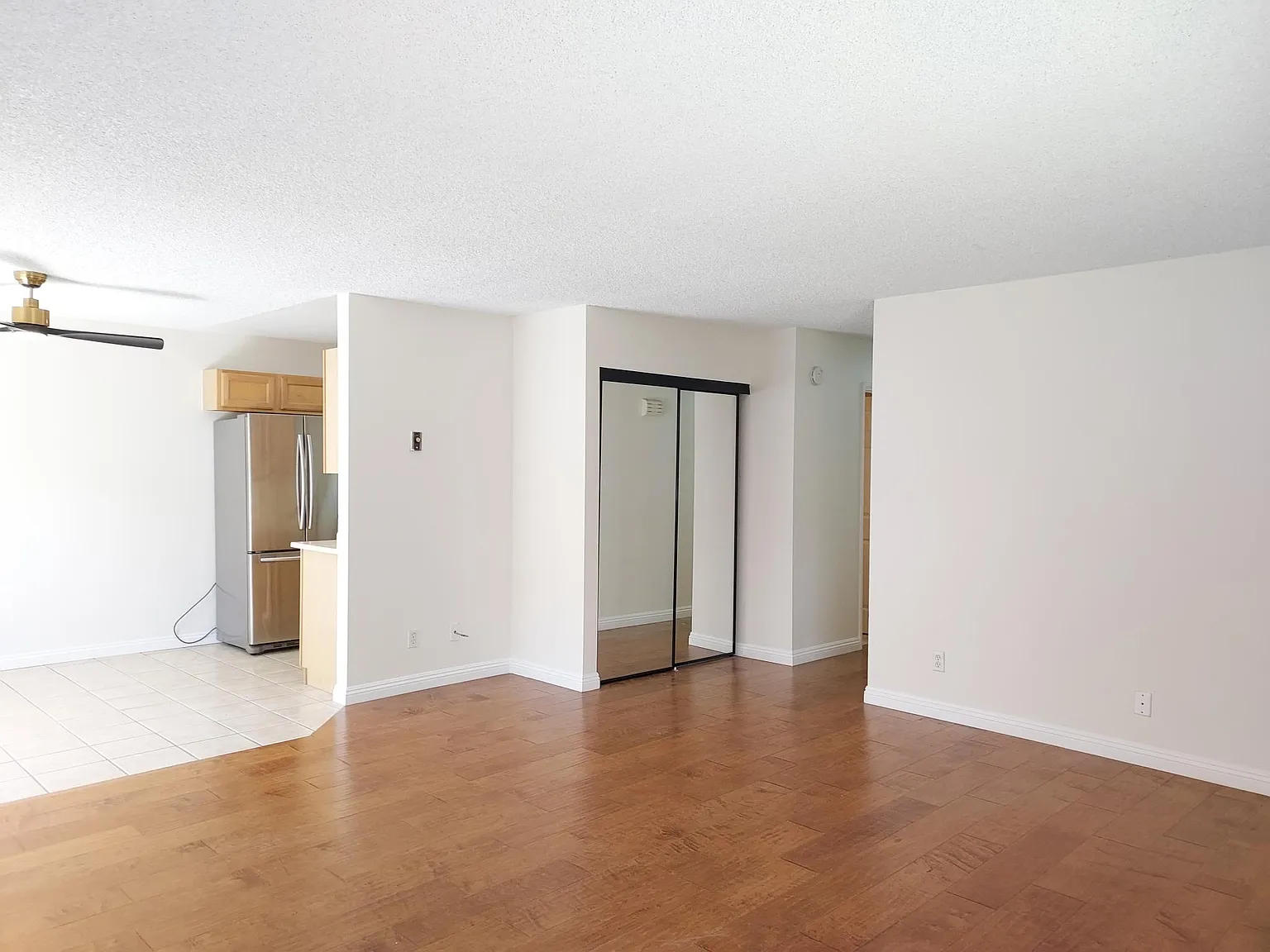 3 bed, 1170 sqft, $3,295 — Photo 1