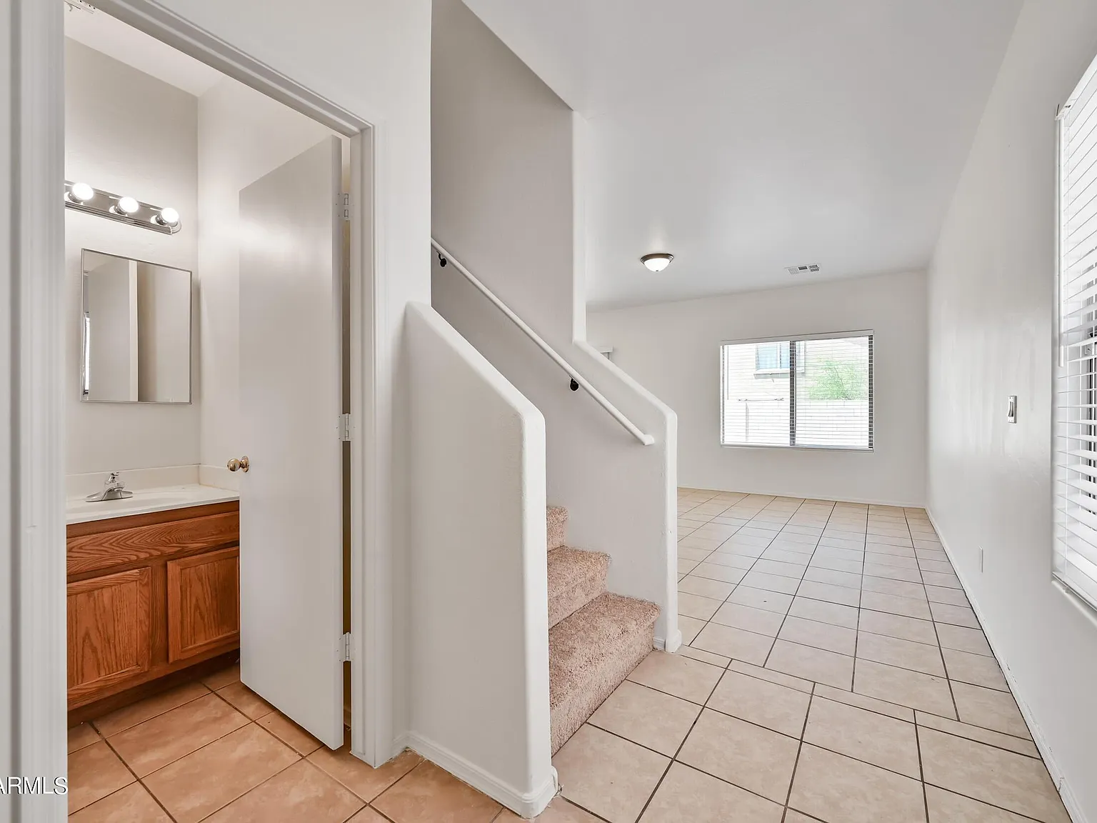 4 bed, 3.0 bath, 1640 sqft, $2,100 — Photo 2