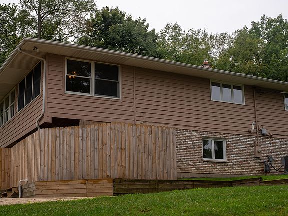 3rd image of 1 Hiawatha Dr