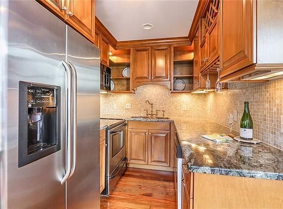5th image of 1100 Royal St #5