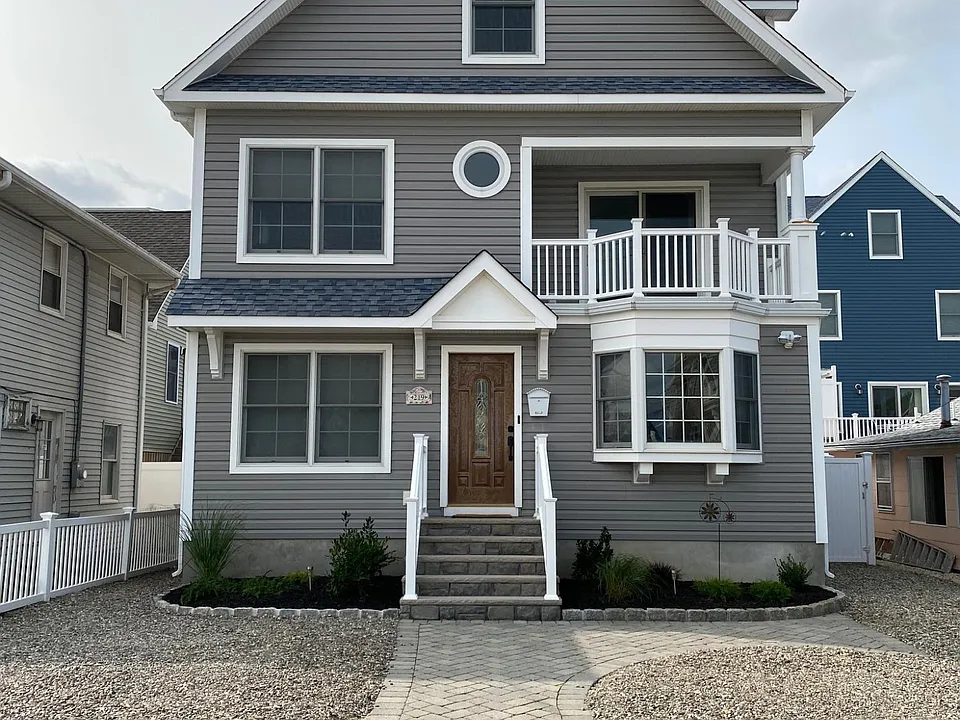 219 3rd Ave