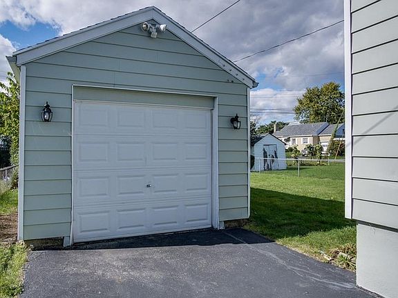 4th image of 1609 Fauver Ave