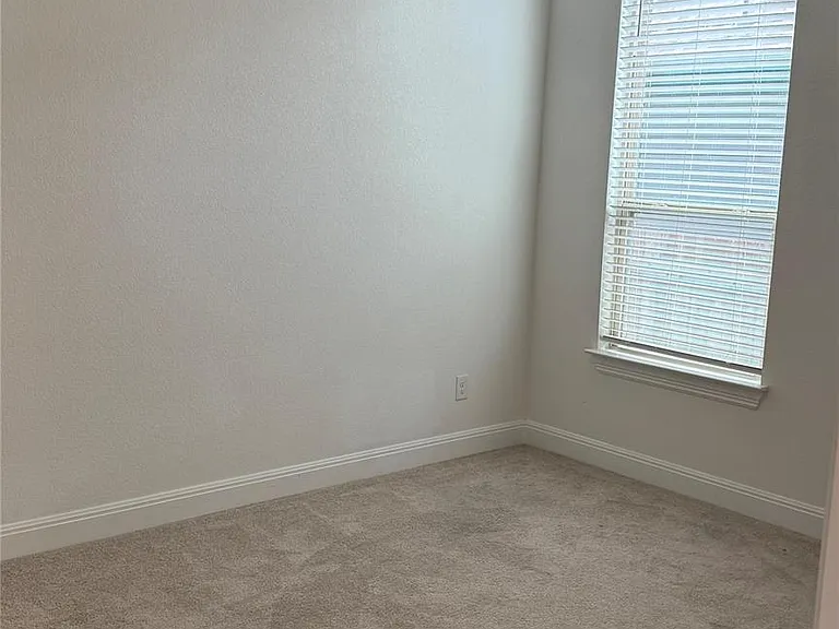 352 Olympic Park Dr — Photo 20