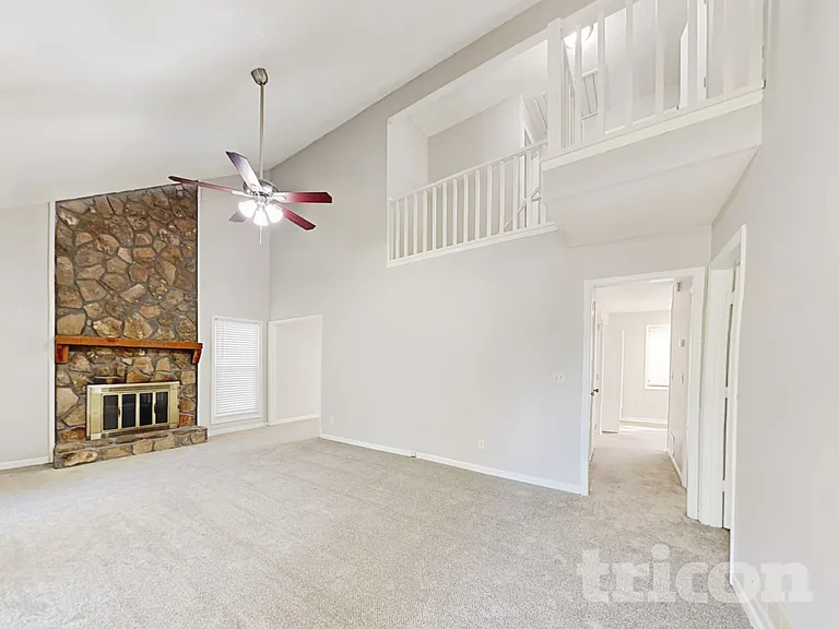 1147 Reading Dr NW — Photo 4
