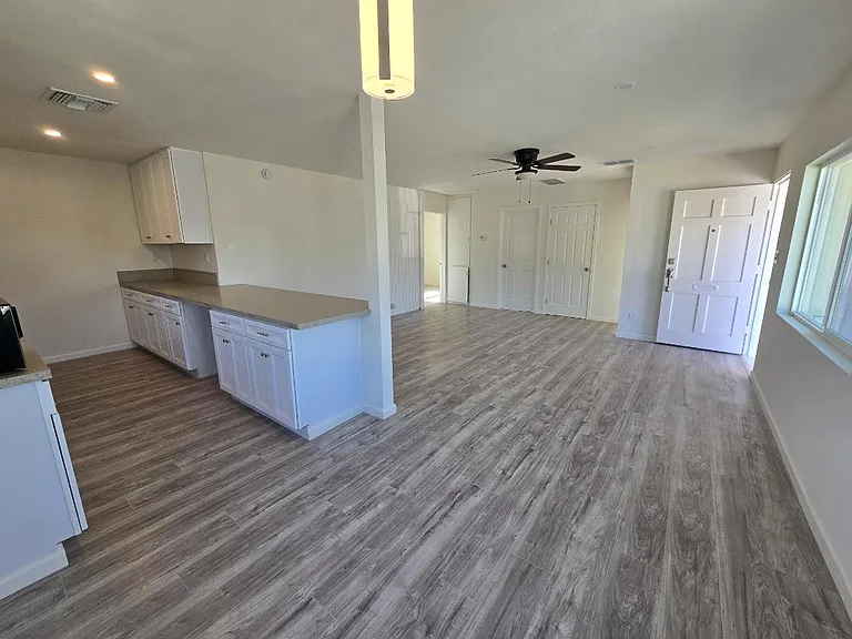 501 Farragut Cir — Photo 2