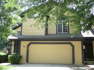 12046 Mackey St, Overland Park, KS 66213