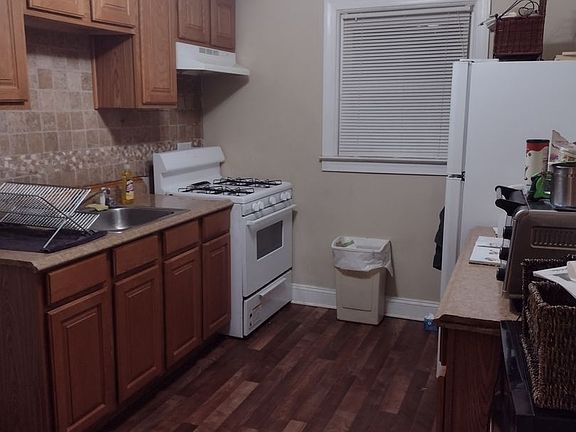 5th image of 4023 Cranston Ave Unit 3