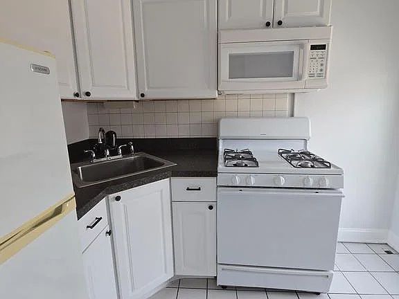 4th image of 218 Ripka St Floor 3
