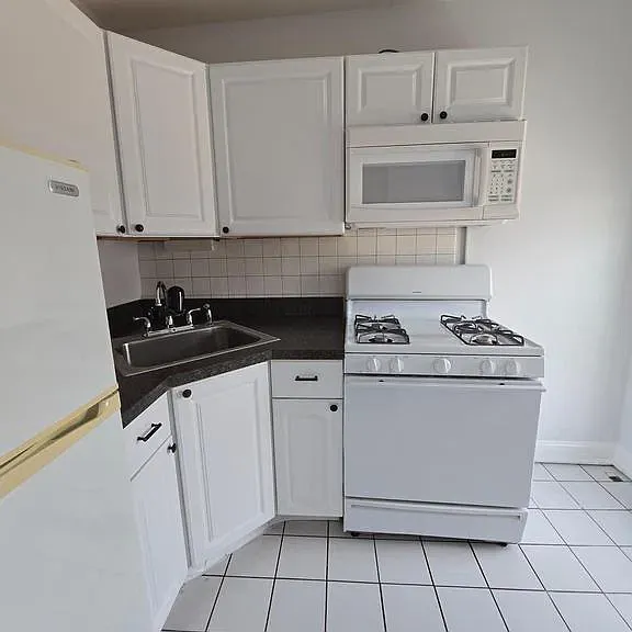 218 Ripka St #3 — Photo 4
