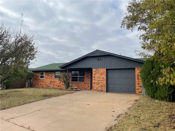 5003 SE Prestwick Dr, Lawton, OK 73501