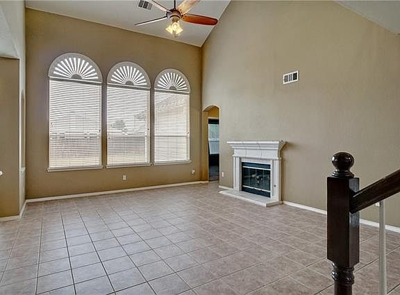 4th image of 1700 Nightingale Ln