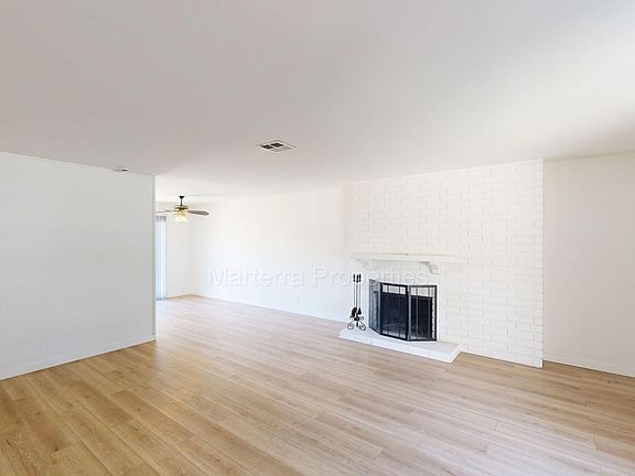 2nd image of 1971 Ren Cir #A