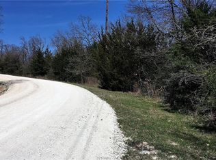 3518 Winding Rd, Hearne, TX 77859