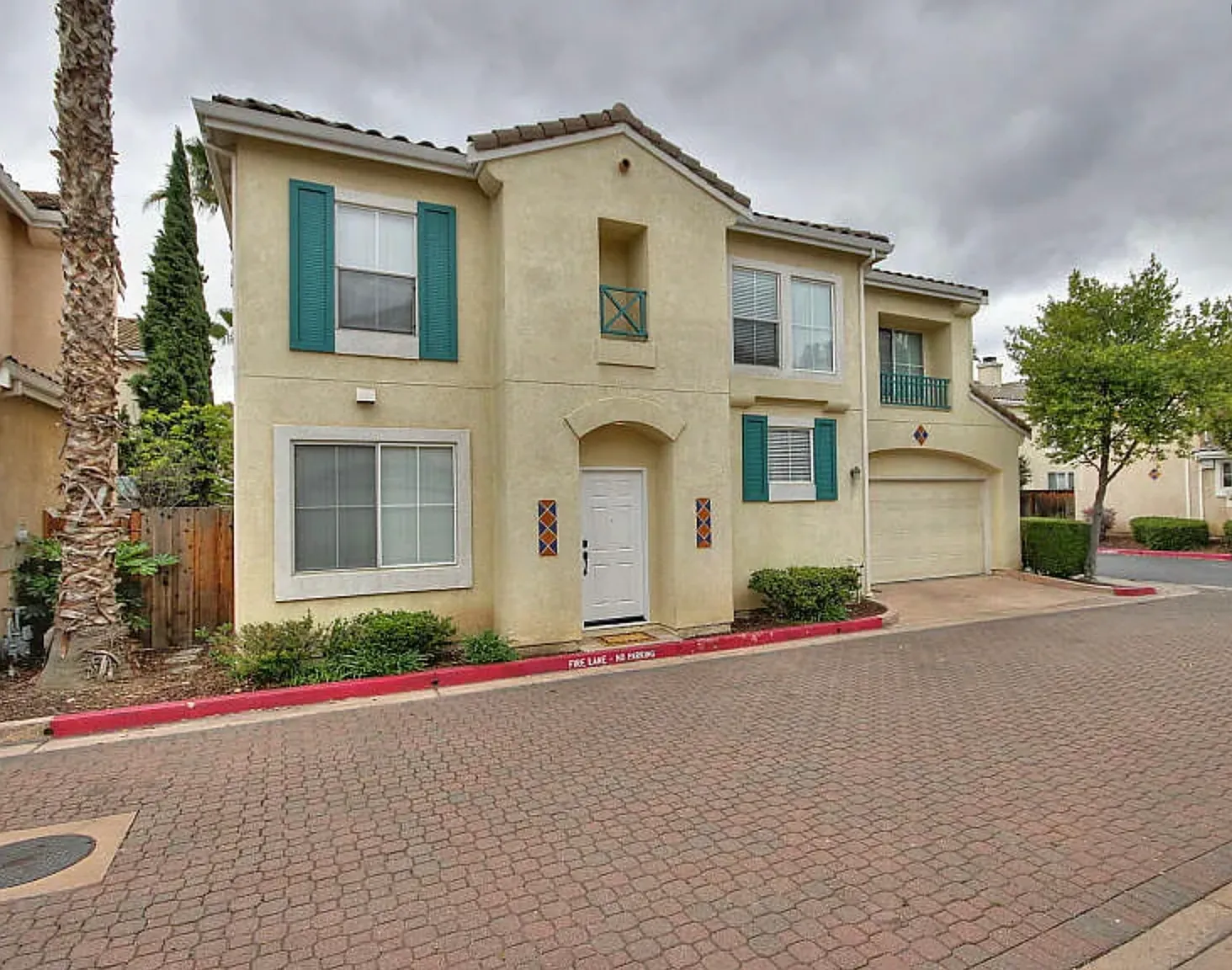 4 bed, 2.5 bath, 1797 sqft, $4,250 — Photo 1