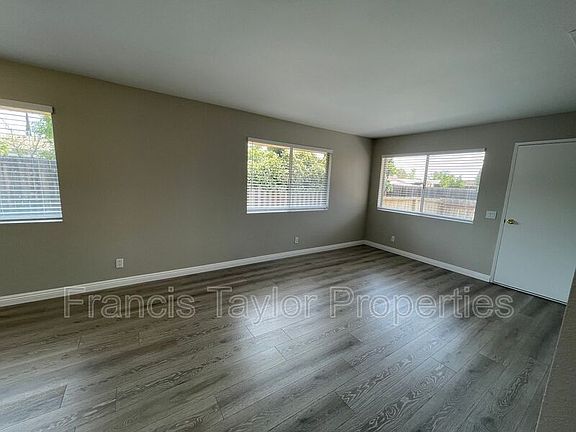 4th image of 2121 E Grand Ave Unit M53