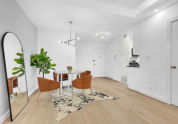 3rd image of 210 E 15th St APT 1N