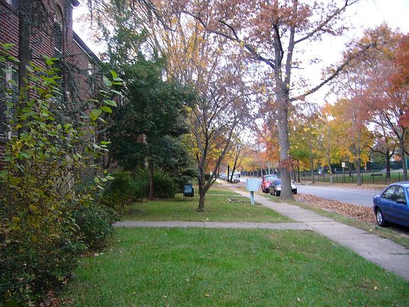4th image of 808 Monument Ave APT C