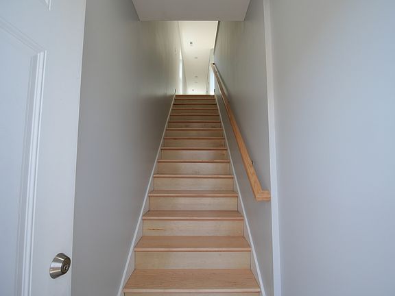 3rd image of 836 N Parkside Ave #2