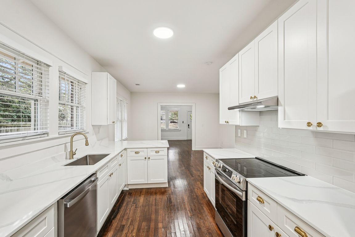 next background image