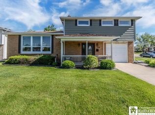 212 N Creek Dr, Cheektowaga, NY 14225