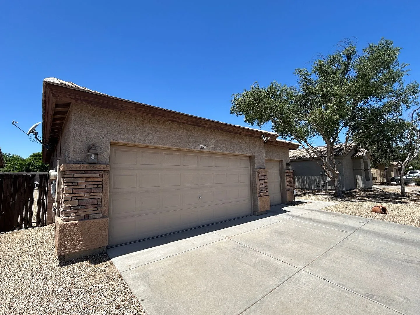 3 bed, 2.0 bath, 1790 sqft, $2,399 — Photo 4