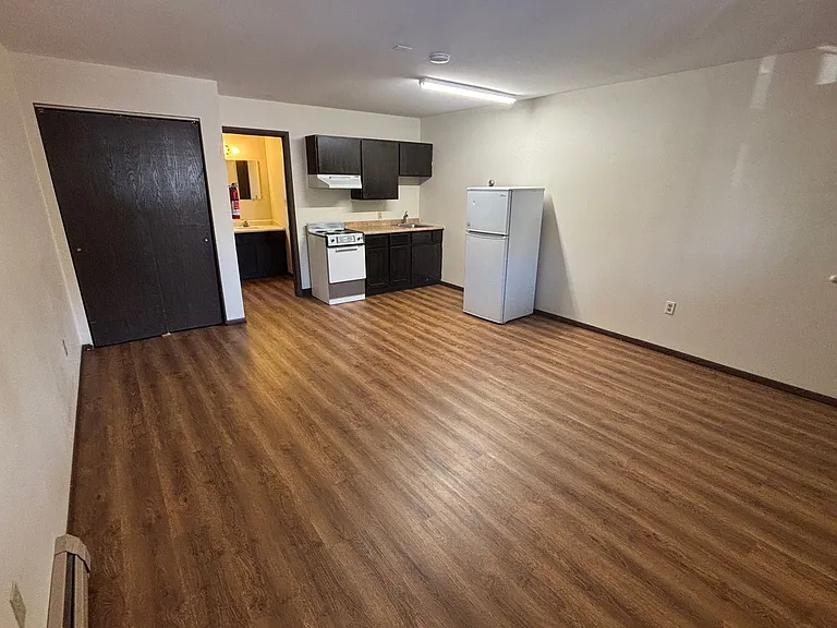 200 Connell Ave — Photo 2