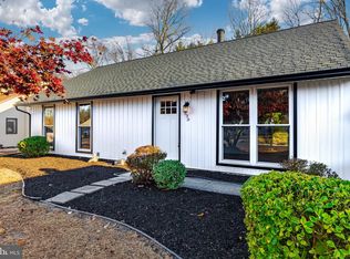 539 Greenbriar Dr, Williamstown, NJ 08094