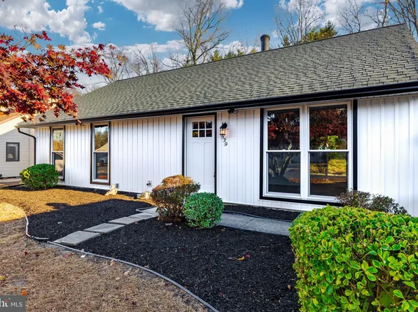 539 Greenbriar Dr, Williamstown, NJ 08094