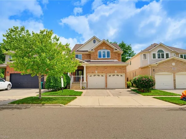 25 Bluewater Dr, Cambridge, ON N3C 4P5