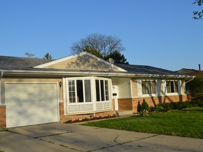 75 Evergreen St, Elk Grove Village, IL, 60007