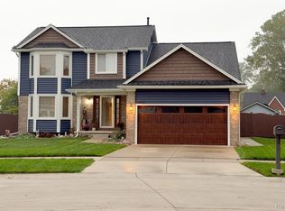 24928 Jennifer Dr, Brownstown, MI 48134
