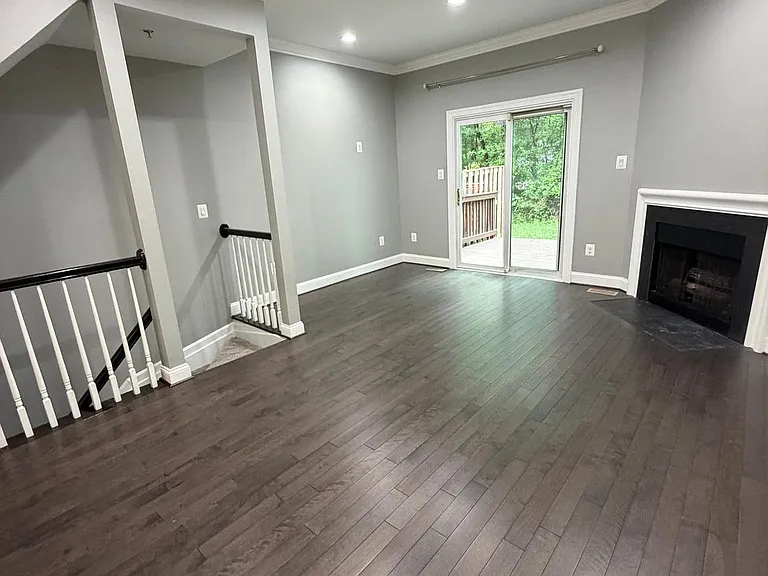 3423 Lindenwood Dr — Photo 6