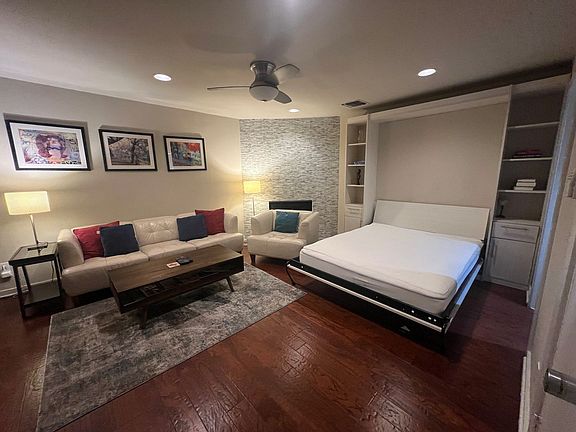 5th image of 1106 W 6th St APT 205