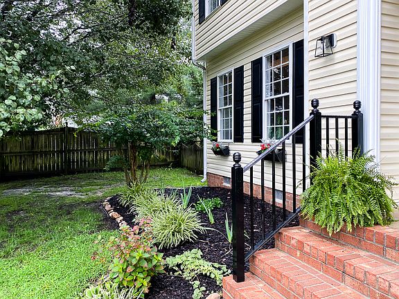 3rd image of 9428 Windsor Shade Dr