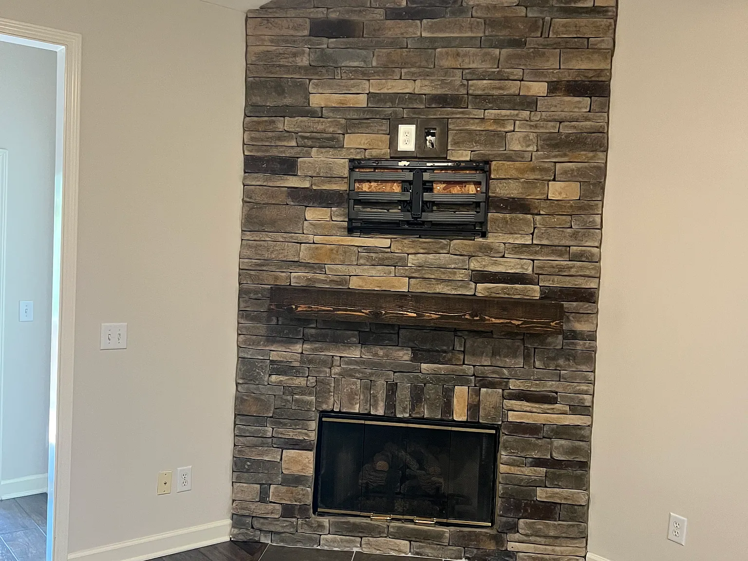 3 bed, 2.5 bath, 1800 sqft, $2,750 — Photo 4