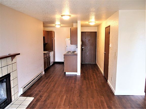 5th image of 912 N 96th St #320