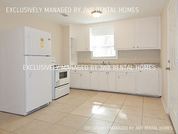 4th image of 6843 Tinkerbell Ln