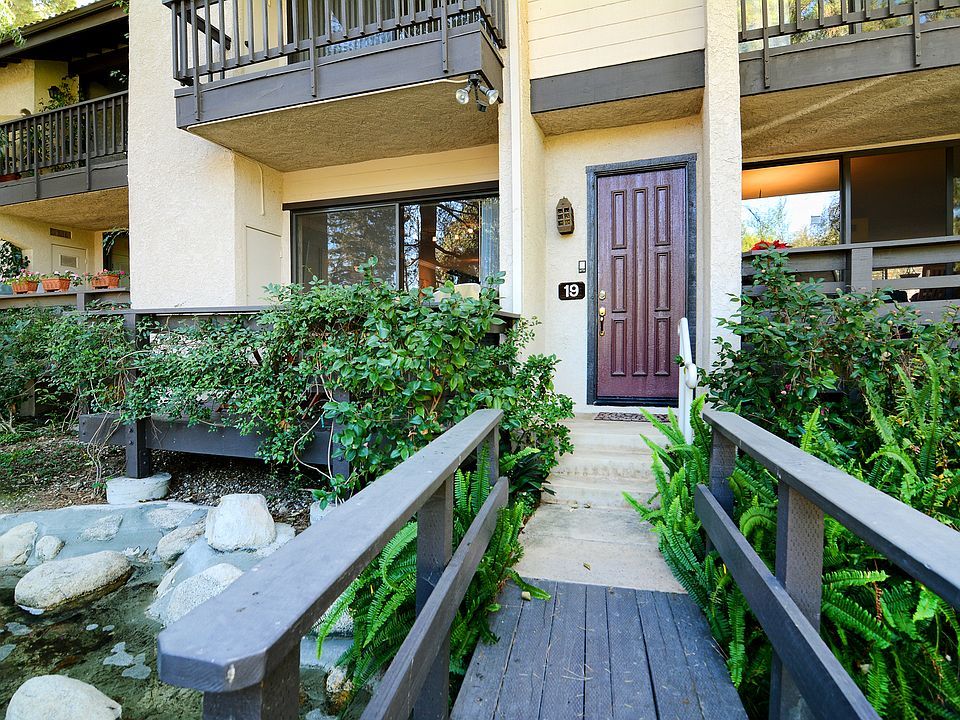 1st image of 5757 Owensmouth Ave Unit 19