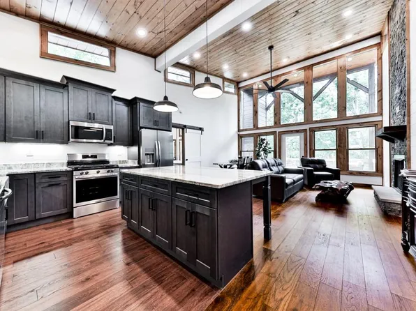 312 Campbell Camp Cir, Blue Ridge, GA 30513